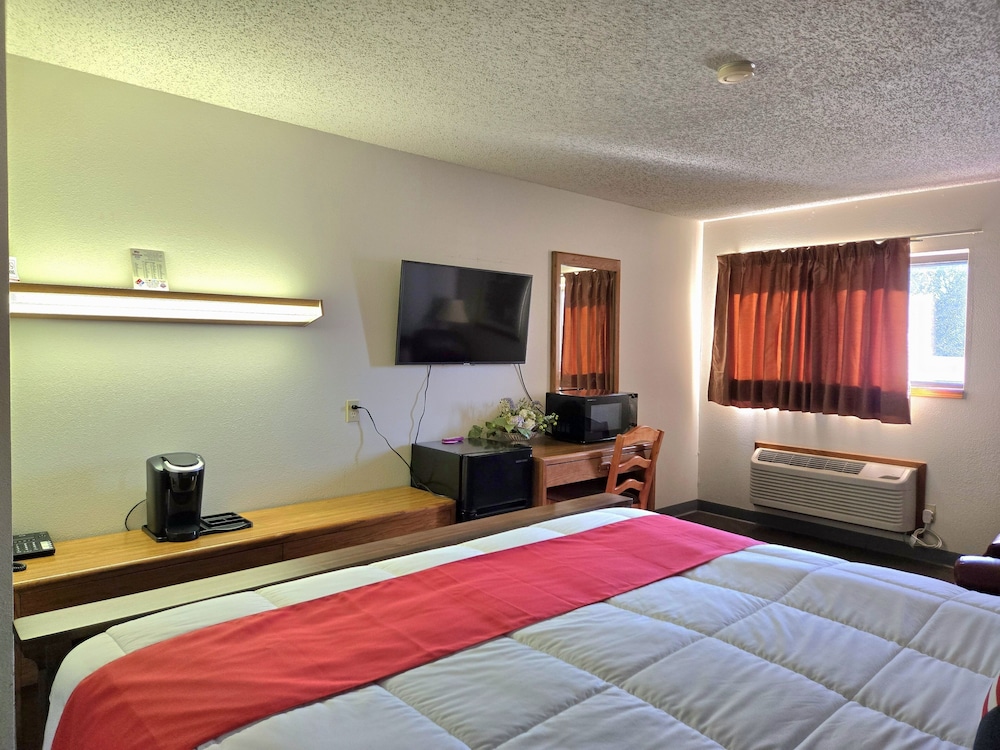 American Inn Ozark - photo 10
