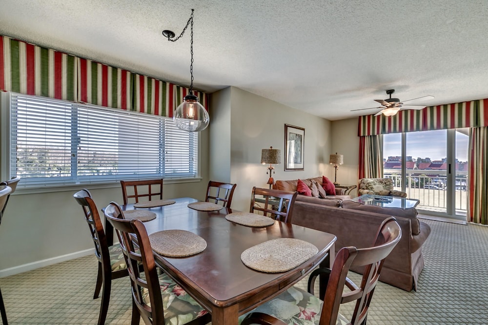 Barefoot Resort North Tower by Condo World - photo 16