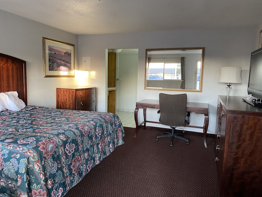 Travelodge by Wyndham Farmington Hwy 64 - photo 13