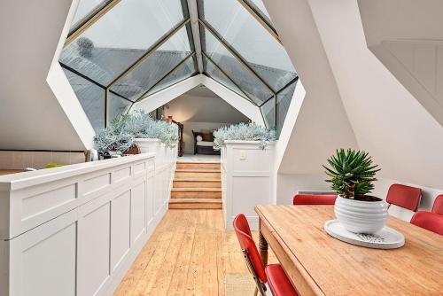 Blackwood Tree Cottage Heritage Listed Evandale — 4-Star Luxury Hotel in Evandale, Australia