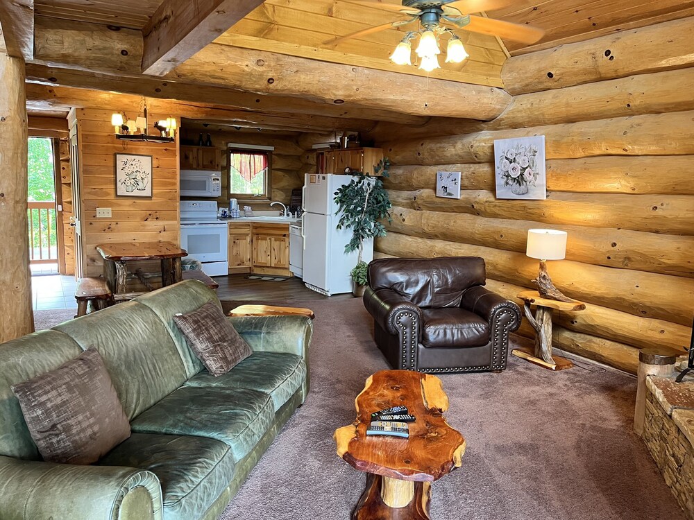 Snow Hill Secluded W Mountain Views 2 Bedroom Cabin by Heavenly Views Resort - photo 4