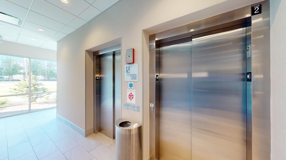 Holiday Inn Express & Suites Chicago Schaumburg an IHG Hotel - photo 62