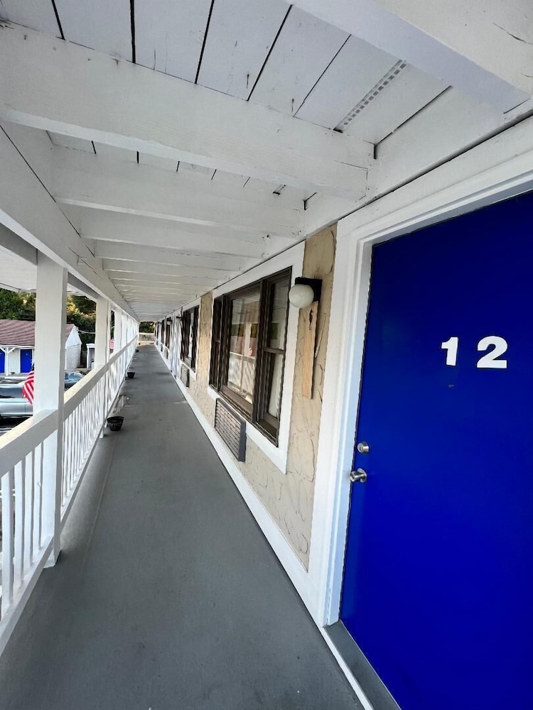 Point Pleasant Inn - photo 18