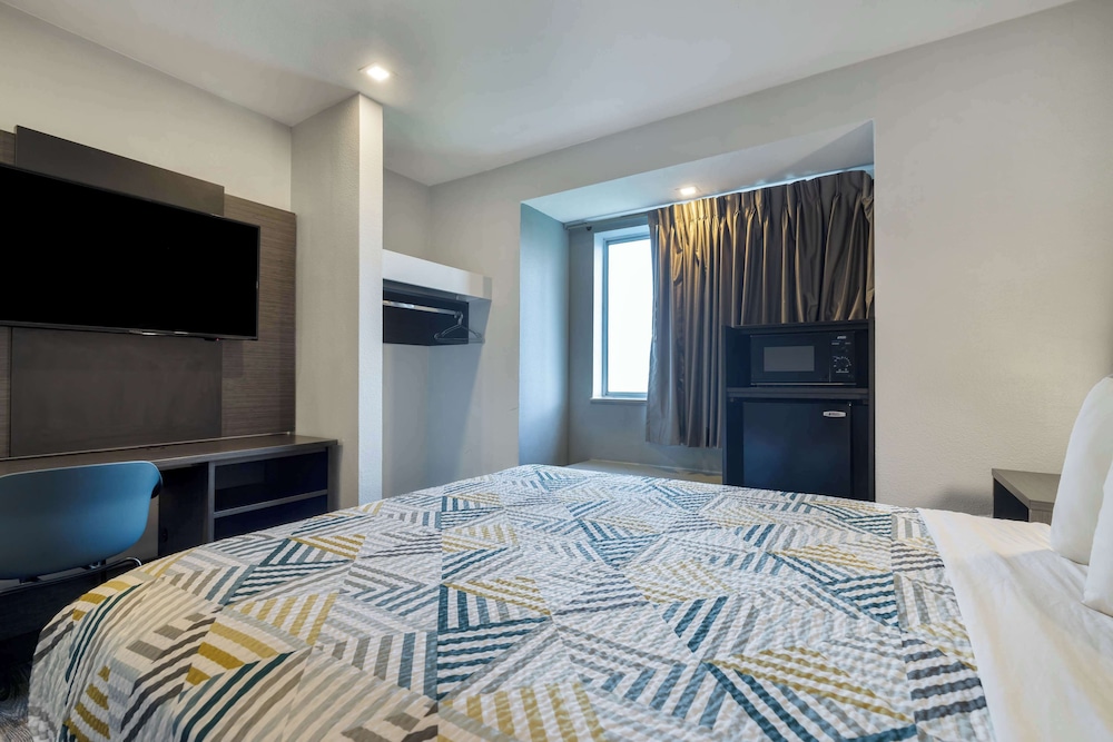 Motel 6 McAllen TX East - photo 23