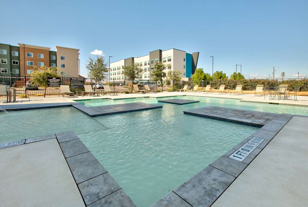 La Quinta Inn & Suites by Wyndham Lubbock Southwest - photo 9