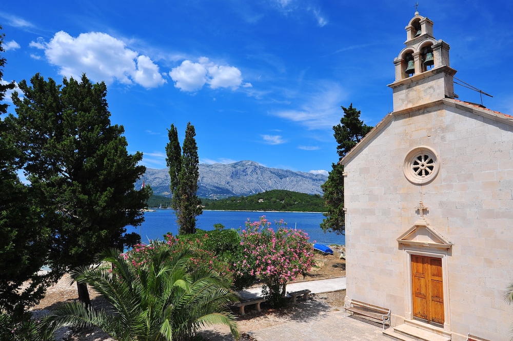 Vrnik Arts Club — hotel in Lumbarda