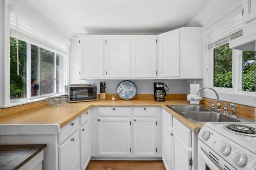 251 Old Wharf Road Unit 163 Dennis Port Hilltop Hideaway in Dennis Port, United States