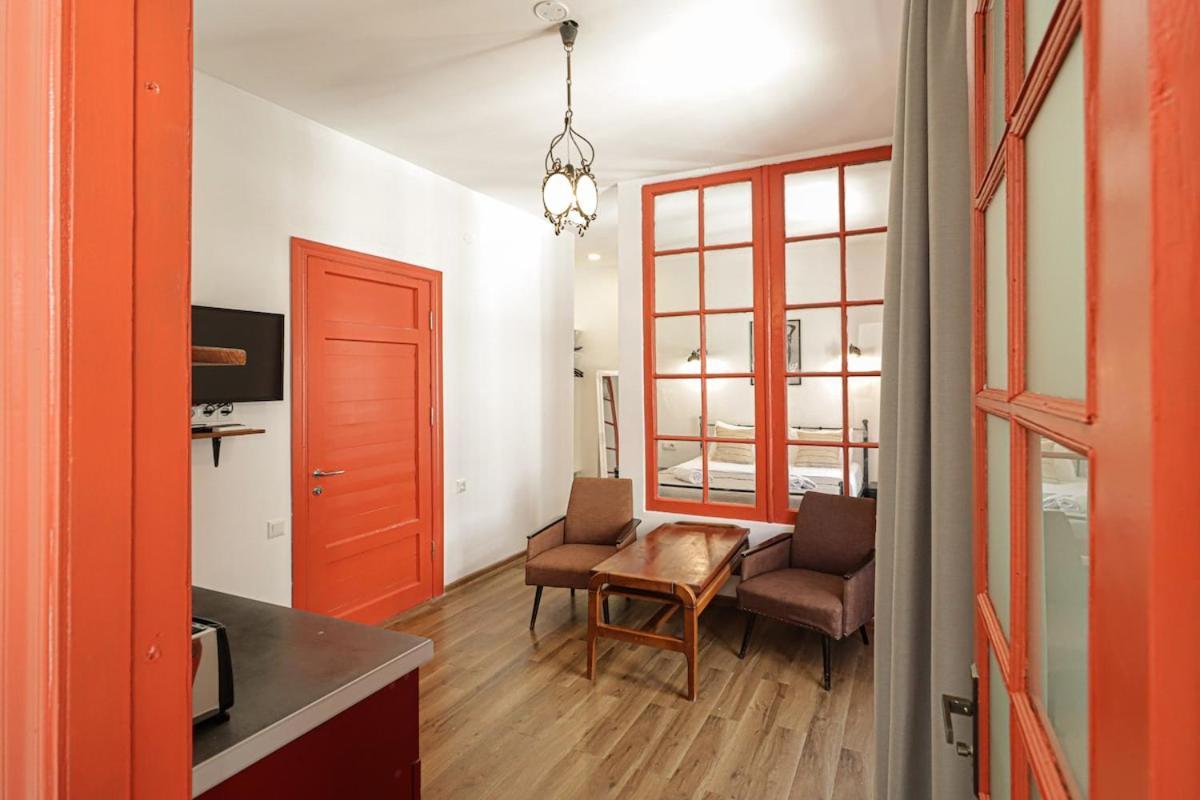 Unique 3 Studio Combo for 6 Guests By Wehost — 4-Star Luxury Hotel in Tbilisi, Georgia