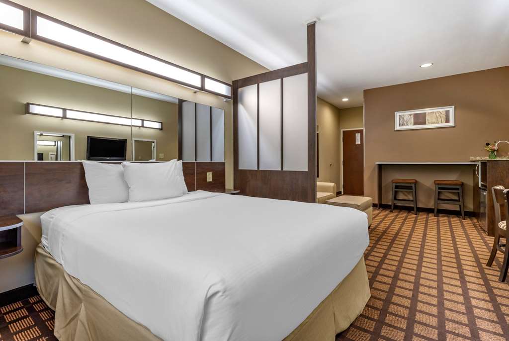 Microtel Inn & Suites By Wyndham Sylva Dillsboro Area - photo 16