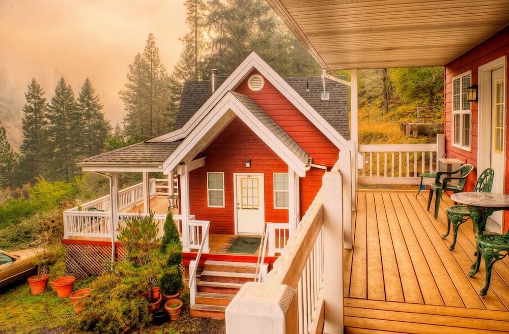 Hearthstone Elegant Lodge by the River - photo 18