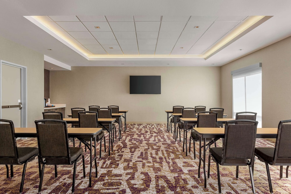 Hampton Inn by Hilton Stockton - photo 33