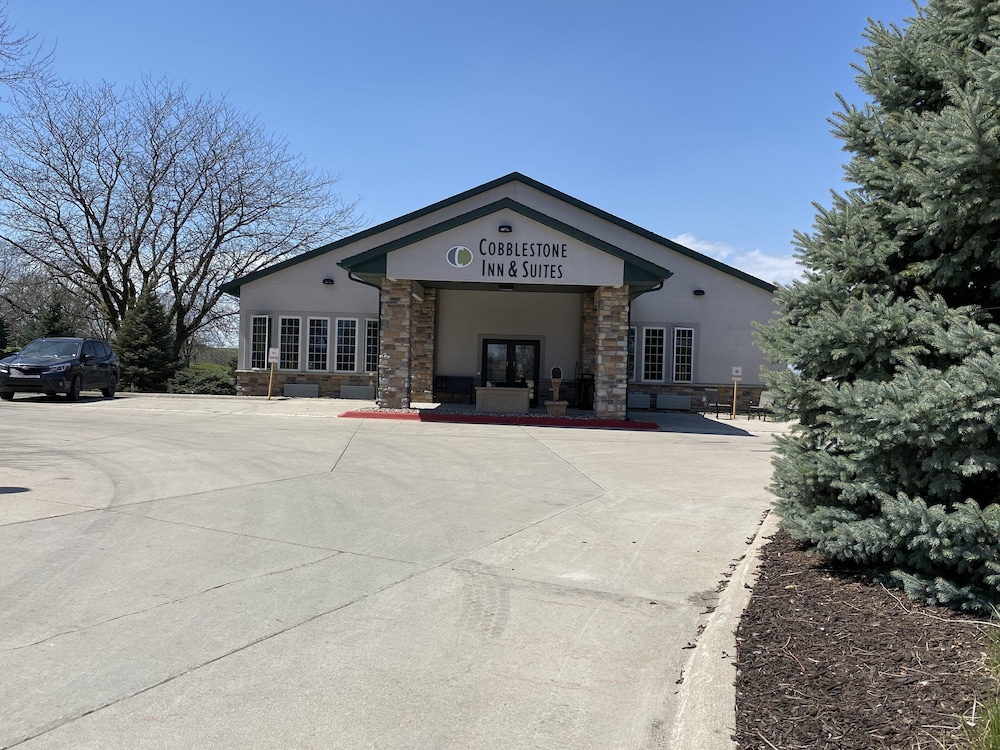 Cobblestone Inn & Suites Denison Majestic Hills — hotel in Denison
