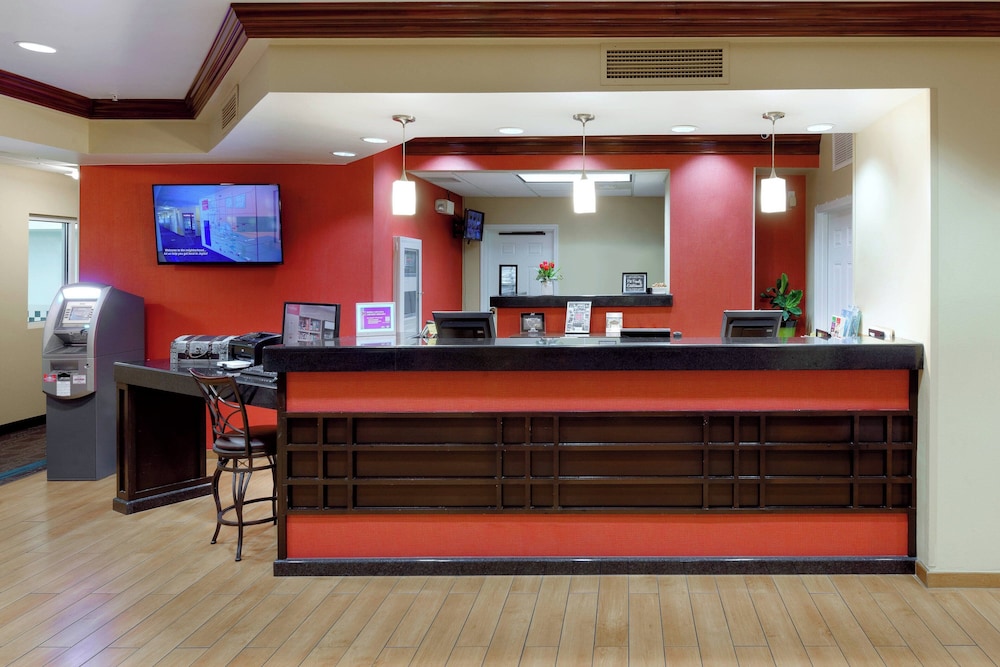 TownePlace Suites Marriott Joplin - photo 4