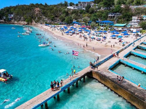 Beautiful Villa 5 mins from Crash Boat Aguadilla 1 — 4-Star Luxury Hotel in Aguadilla, Puerto Rico