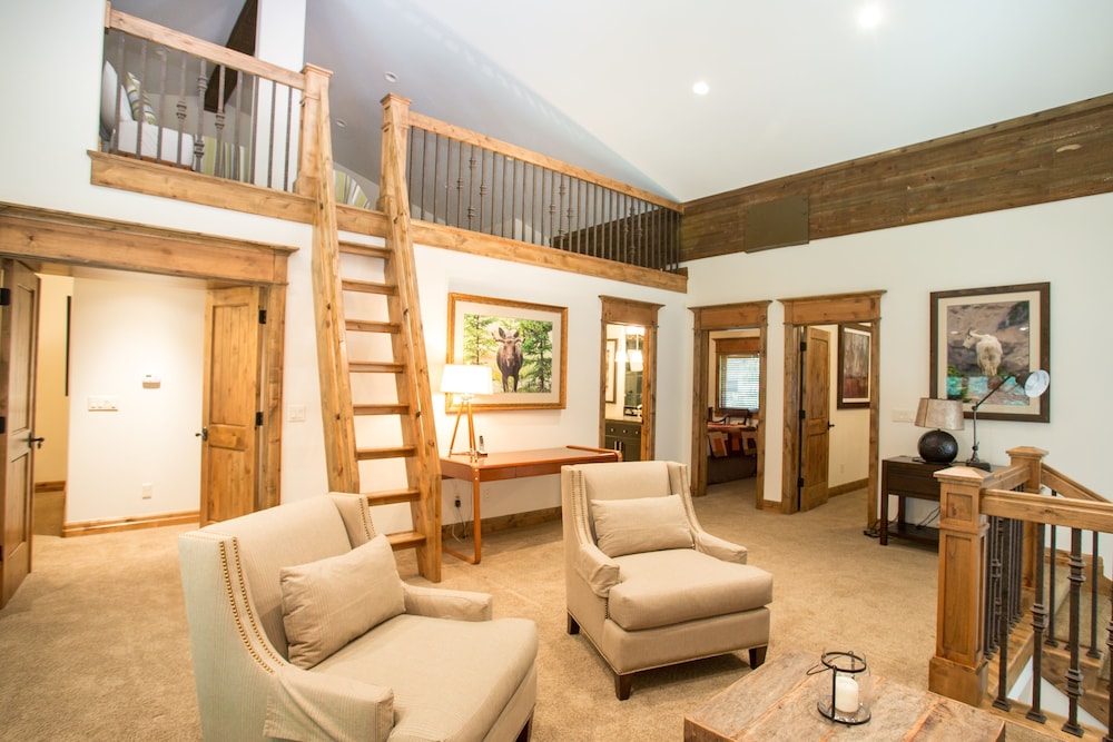 9201 Silver Aspen Five Bedroom Loft Luxury Townhome 4 Hotel Room - photo 18