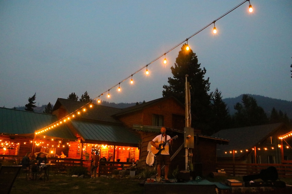 Squirrel Tree Resort - photo 4