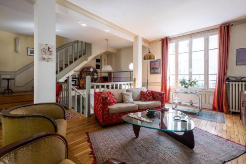 Veeve Style Boheme — 4-Star Luxury Hotel in Paris, France