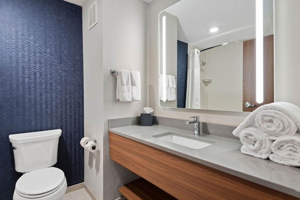 Fairfield Inn & Suites by Marriott Hickory - photo 13
