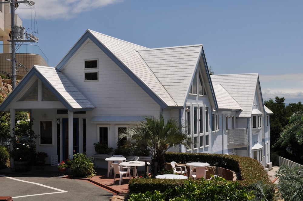 Country Inn The White Marine in Tonosho, Japan