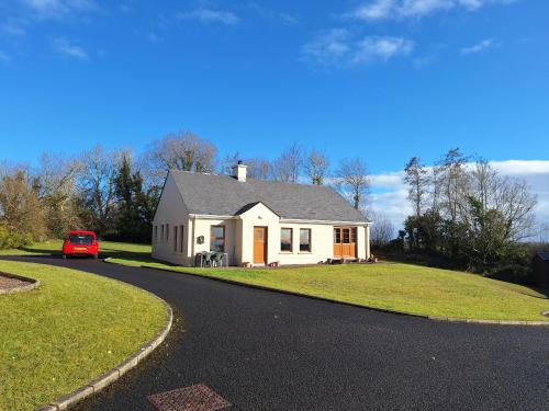 Beautiful Lakeside Holiday Home — 4-Star Luxury Hotel in Enniskillen, United Kingdom