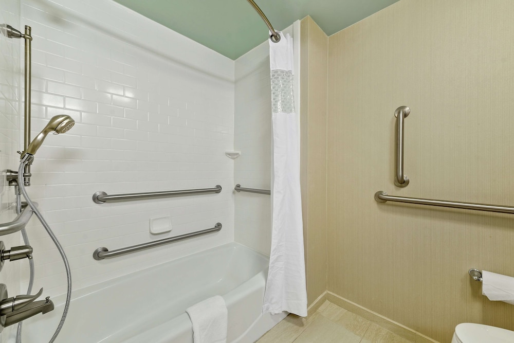 Hampton Inn & Suites Gulfport I 10 - photo 41