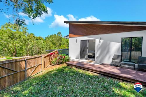 Belle Escapes Bluewater Breeze — 4-Star Luxury Hotel in Trinity Beach, Australia