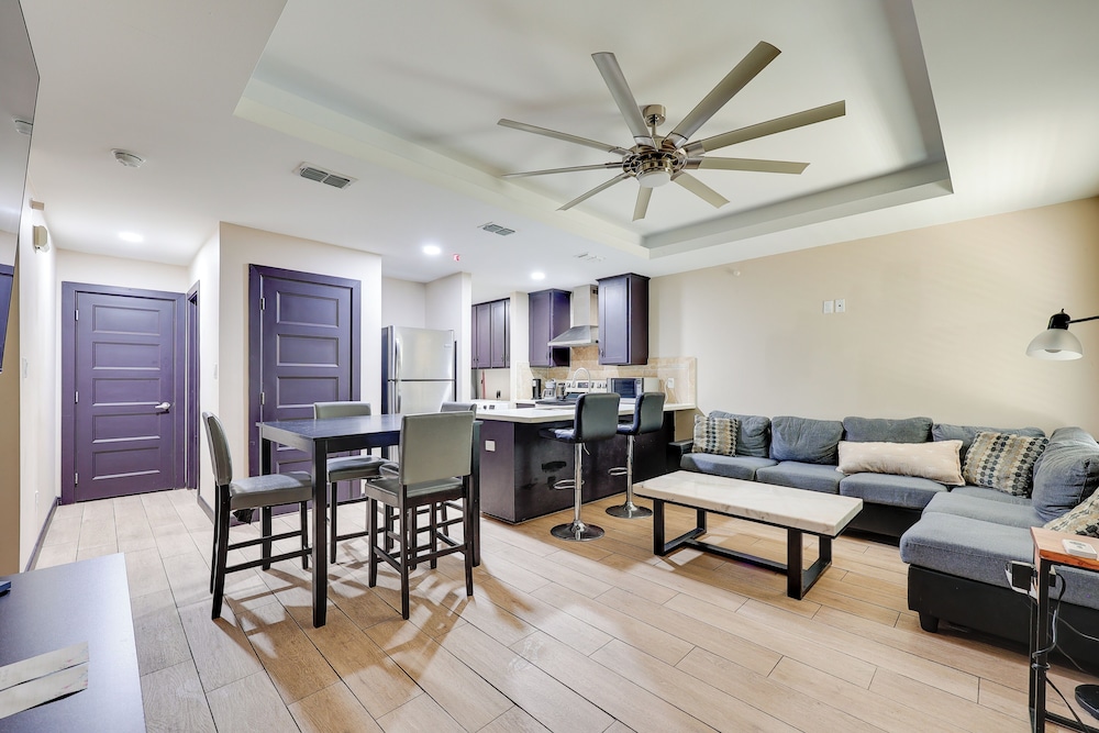 1 Mi To Airport Mcallen Home W Patio 22168705 — Mcallen