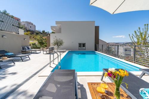 Villa Nina with private 32 sqm heated pool 5 bedrooms fun zone 850m from the beach — 4-Star Luxury Hotel in Podstrana, Croatia