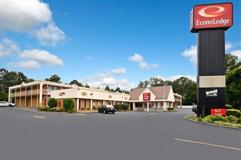 Econo Lodge Cleveland - photo 17