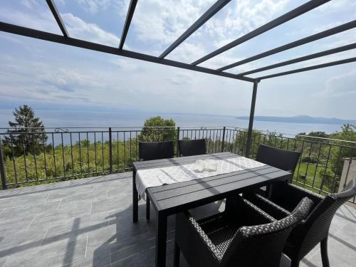 Holiday Home Anamaria — 4-Star Luxury Hotel in Moscenicka Draga, Croatia
