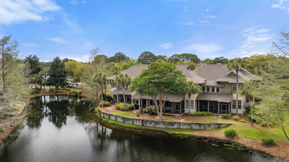 Serene Pondfront Stay w View Pool Access & Walk to Baytowne Wharf in Miramar Beach, United States