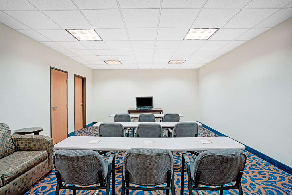 Days Inn & Suites by Wyndham Page Lake Powell - photo 12