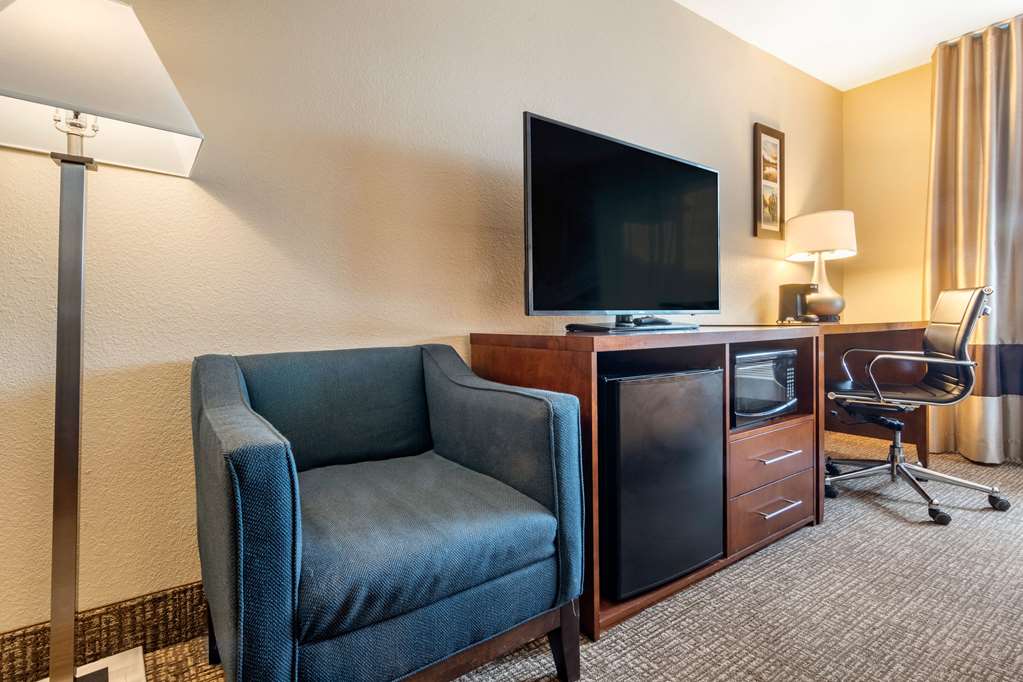 Comfort Inn & Suites South Hill I 85 - photo 19