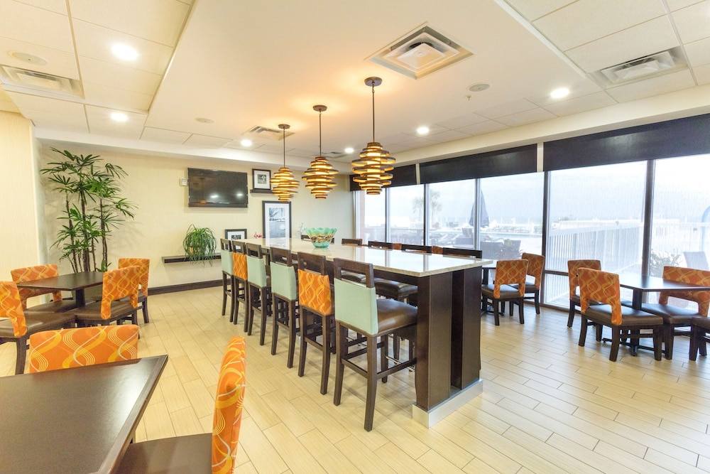 Hampton Inn Daytona Beach Beachfront - photo 35