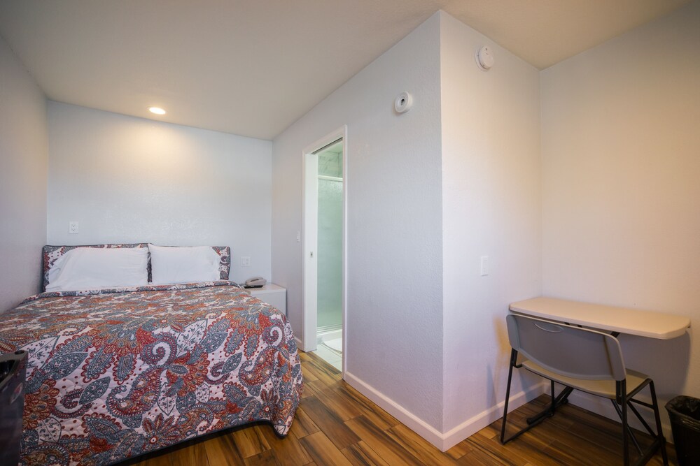 Berkeley Inn - photo 11