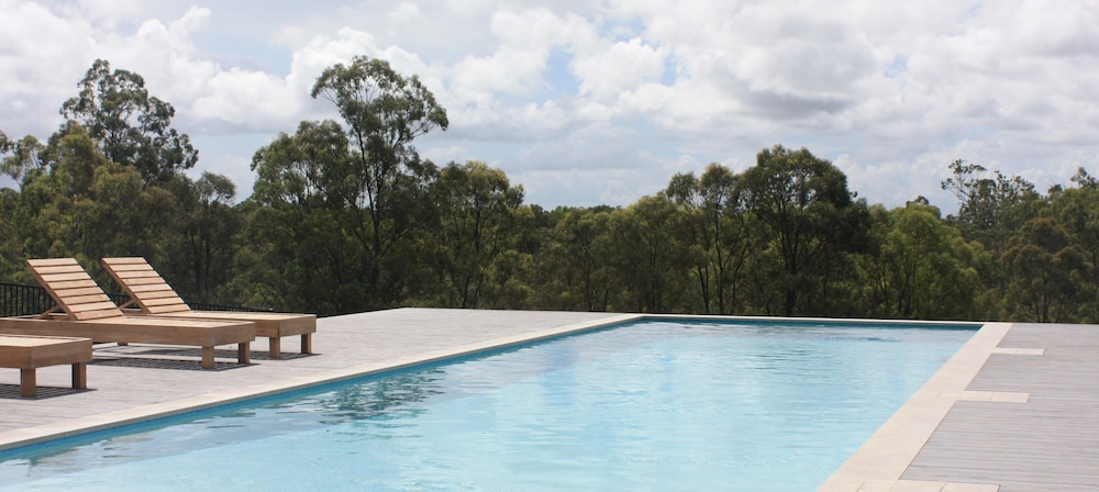 Wine Country Villas — 4-Star Luxury Hotel in Pokolbin, Australia
