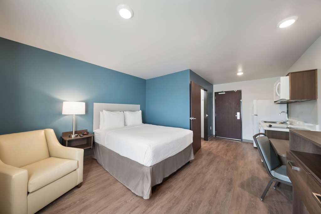 WoodSpring Suites Dallas Plano Central Legacy Drive - photo 19