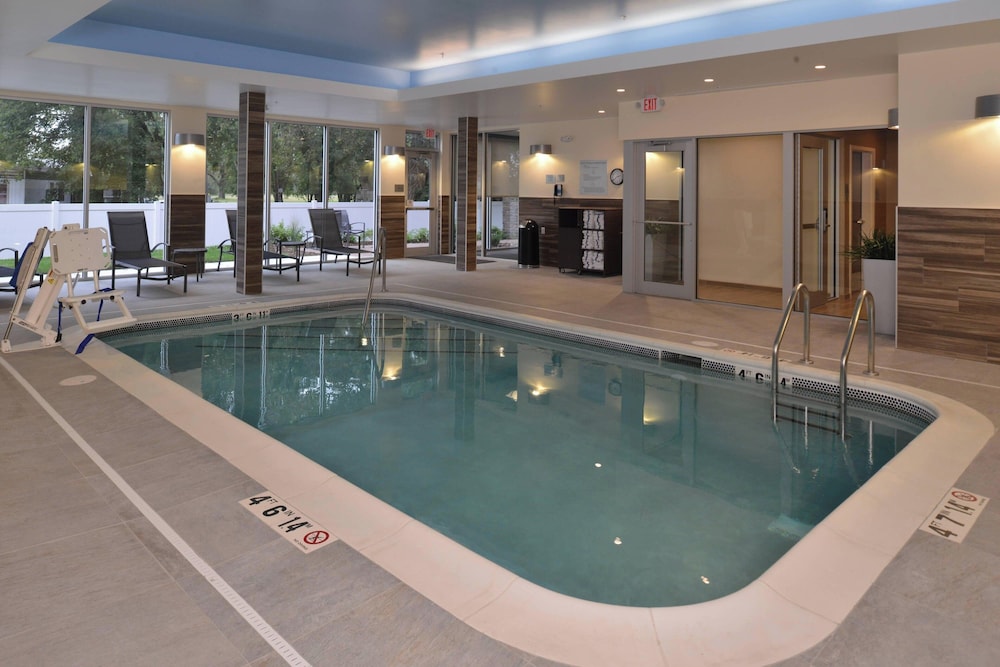 Fairfield Inn & Suites Fremont - photo 18