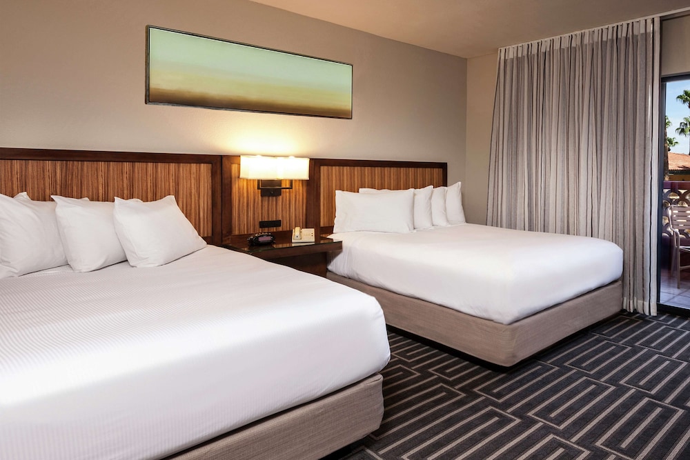 Hilton Phoenix Tapatio Cliffs Resort - photo 3