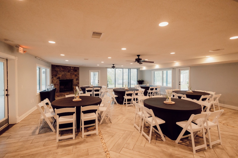 Tremont Lodge & Resort - photo 304