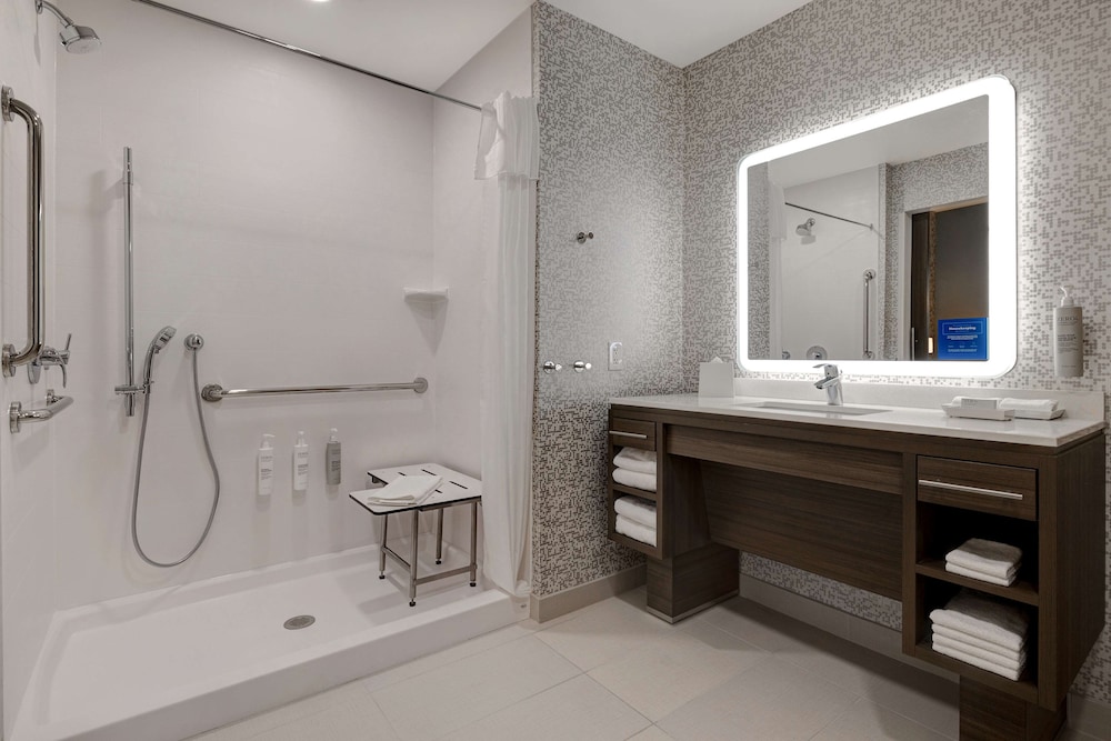Home2 Suites by Hilton Redding - photo 33