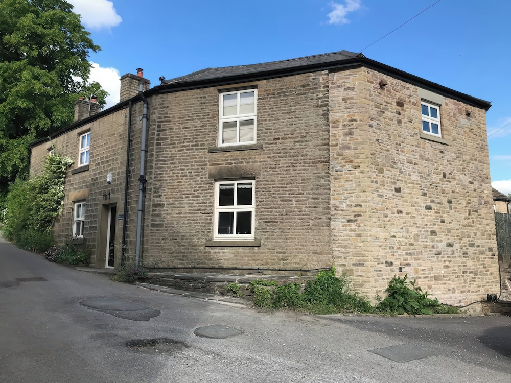 Homestead in High Peak, United Kingdom