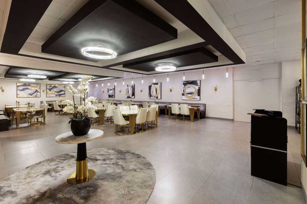 Wyndham DFW Airport - photo 26