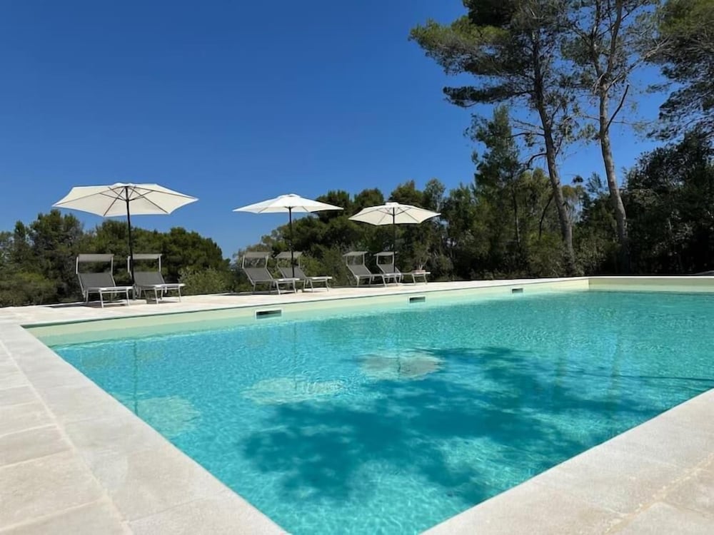 Villa Leonardo Luxury Locorotondo — 4-Star Luxury Hotel in Martina Franca, Italy