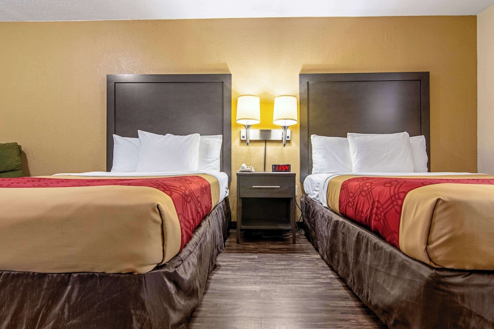 Econo Lodge Inn & Suites Matthews Charlotte - photo 11