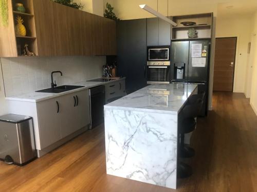 Superior & Luxe 2BR Apartment Villas Al Fresco Patio Free Parking & WIFI — 4-Star Luxury Hotel in Launceston, Australia