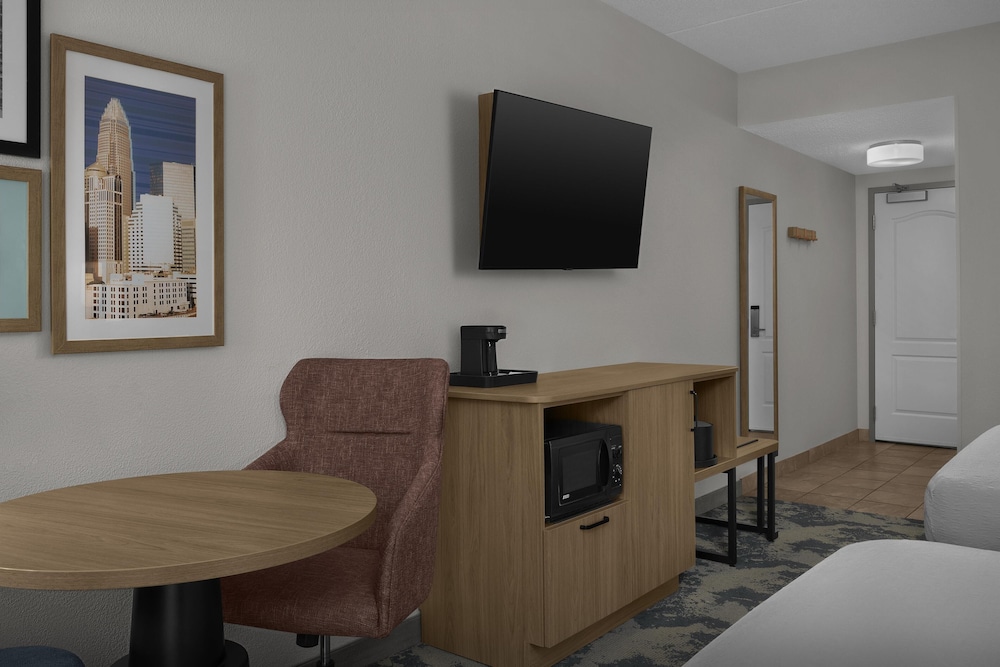 Hampton Inn & Suites Huntersville - photo 20