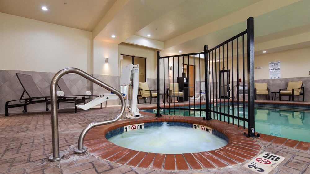 Best Western Plus Fairview Inn & Suites - photo 14
