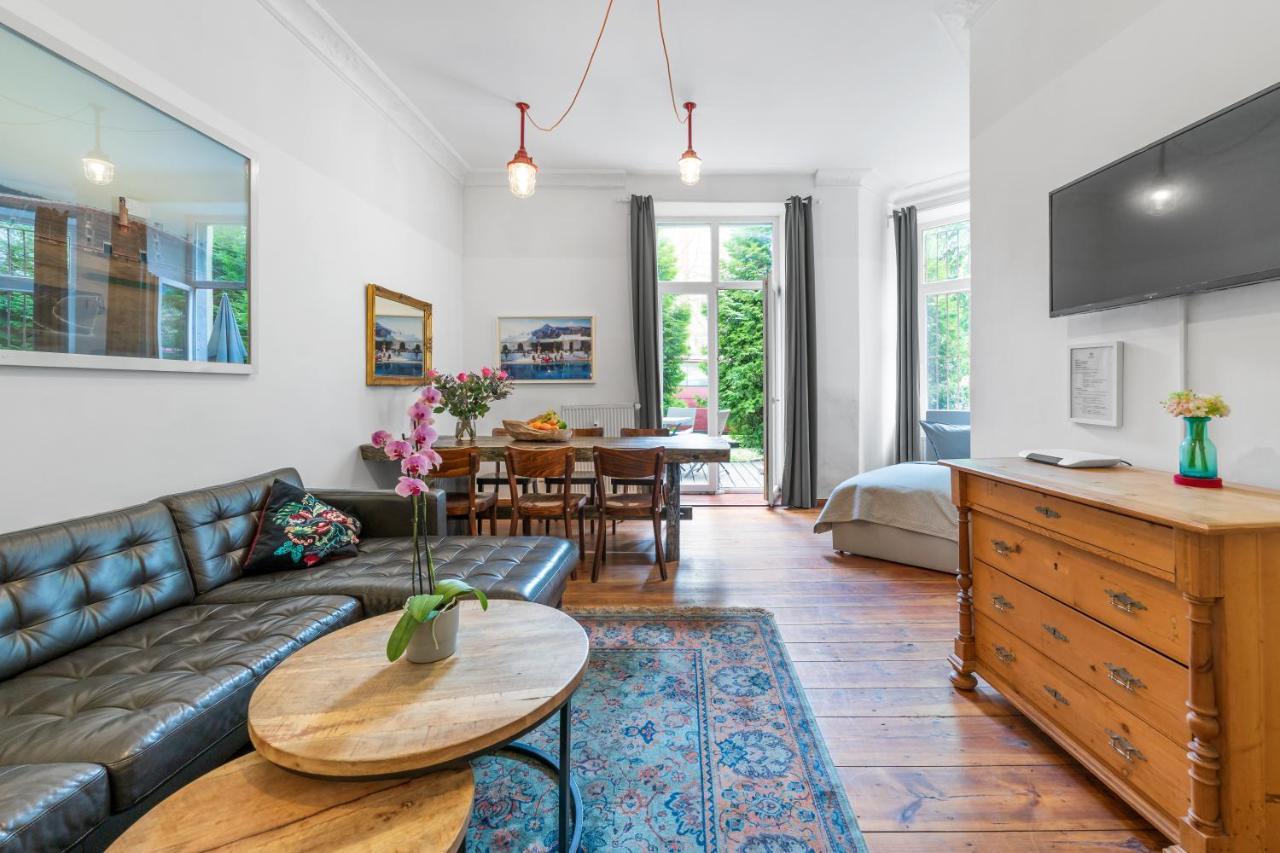 TheBödiker Group & Family Apartment 3 BR 1 Living room 2 Bathrooms ideal for bigger groups of 4 9 Guests — 4-Star Luxury Hotel in Berlin, Germany