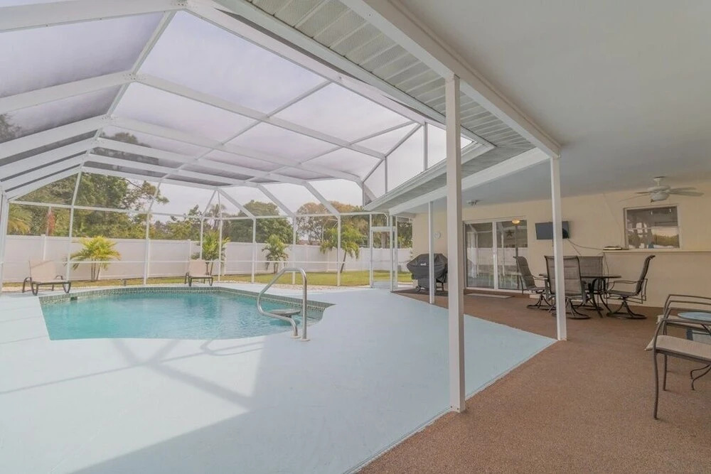 Sea Salt Retreat Private pool home in Bradenton just 5 miles from Anna Maria — 4-Star Luxury Hotel in Bradenton, United States